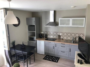 Logement à Brive - proche de la gare et du centre ville - Climatisation - fibre internet - stationnements gratuits